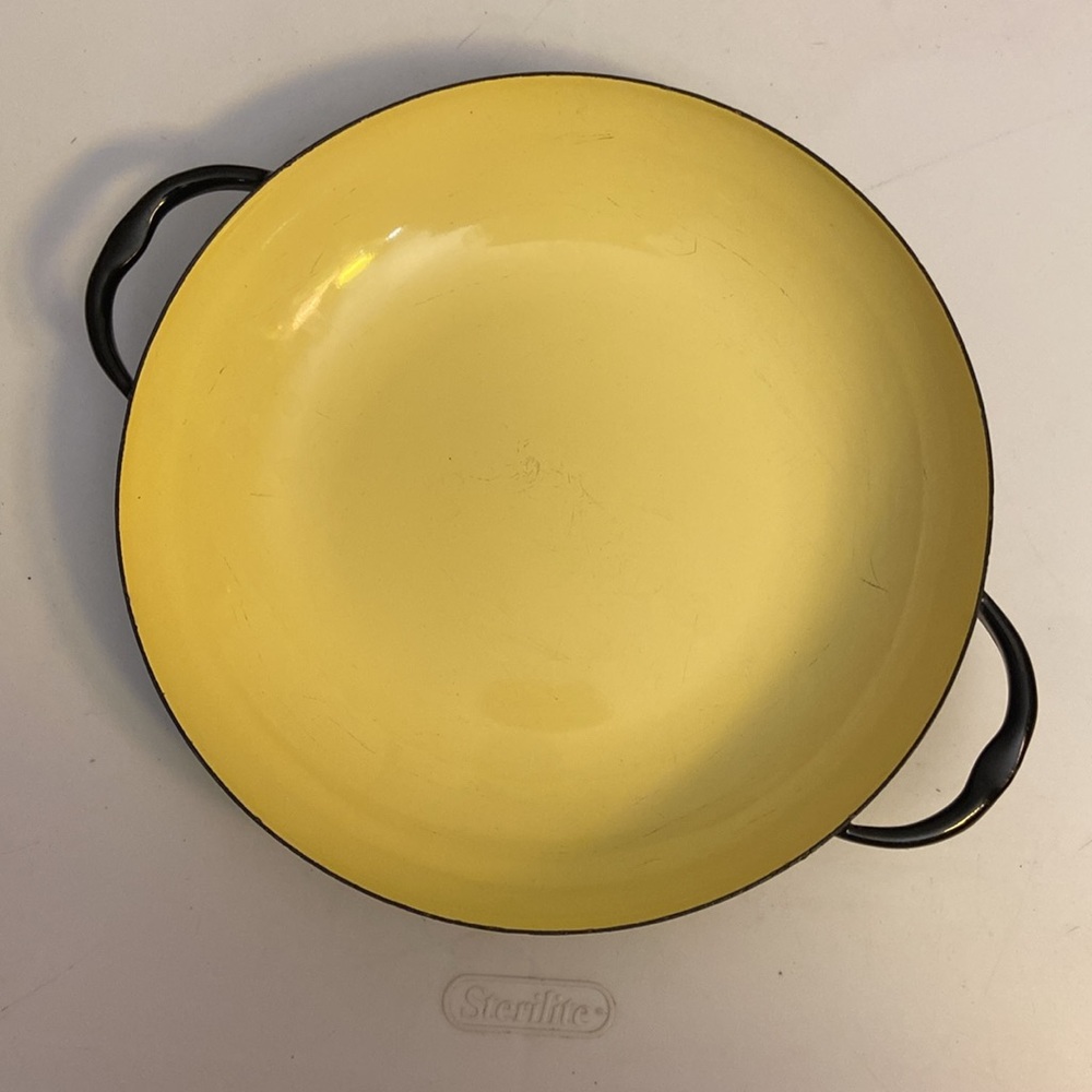 VTG Caravelle Sizzling Servers Yellow/Black Enamelware Handled Pan Bowl France